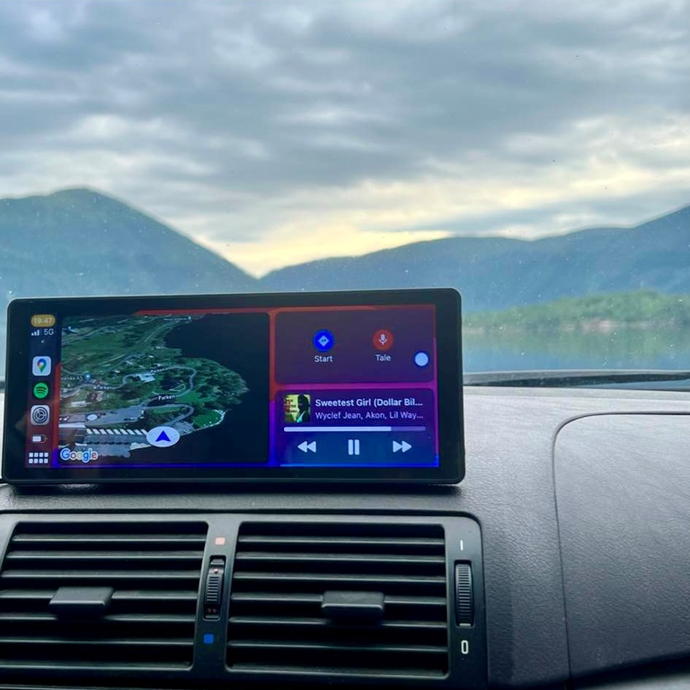 Oppgrader bilen med android auto og smart biltilbehør fra Carplay Norge.