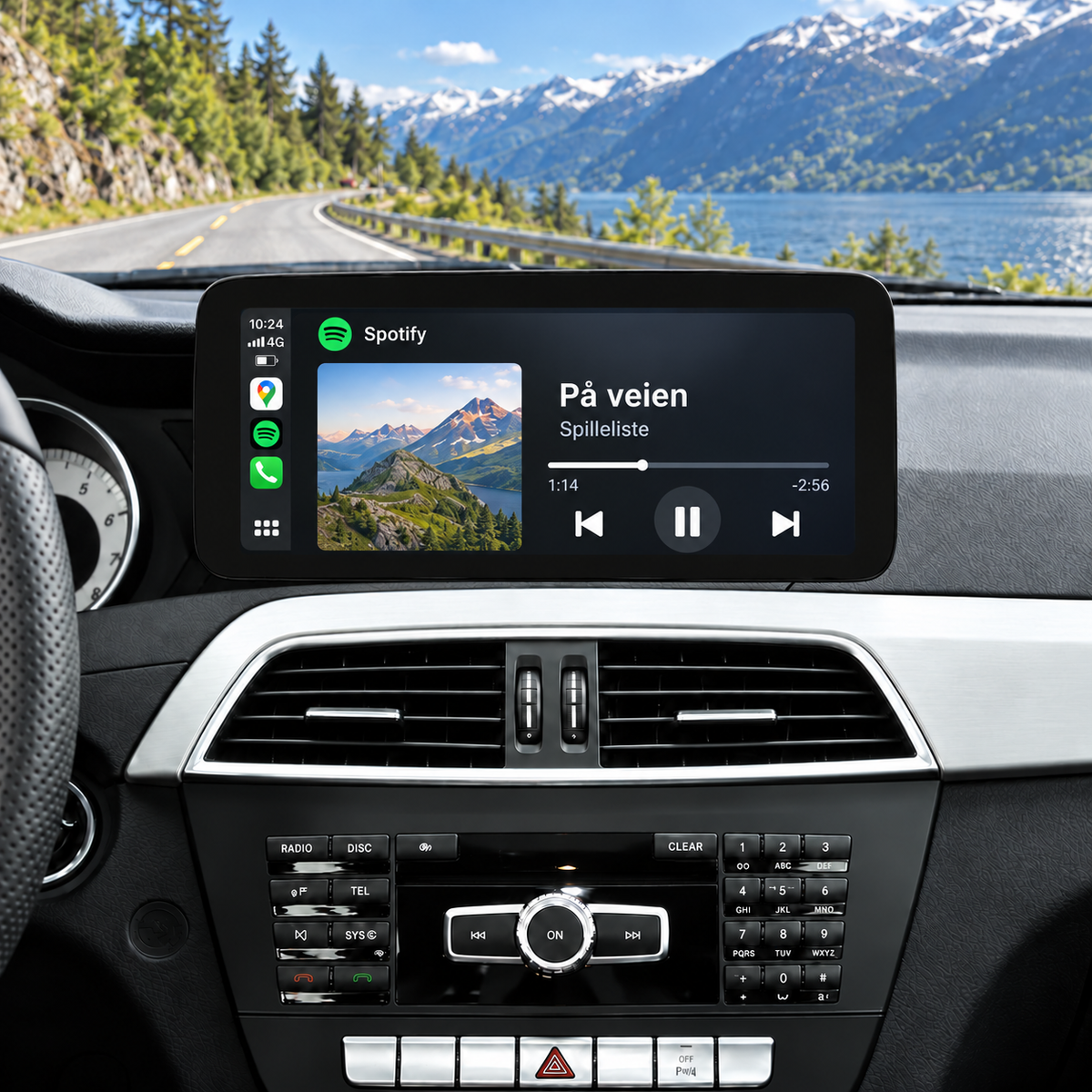 Illustrasjon av 10" CarPlay-skjerm i Mercedes C-Klasse W204 facelift med Spotify-musikkavspilling.