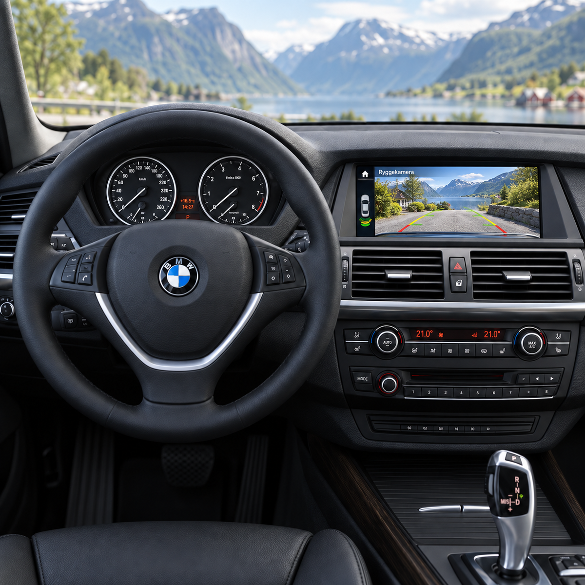 BMW X5 E70/X6 E71-skjerm med ryggekameravisning og fargede hjelpelinjer.